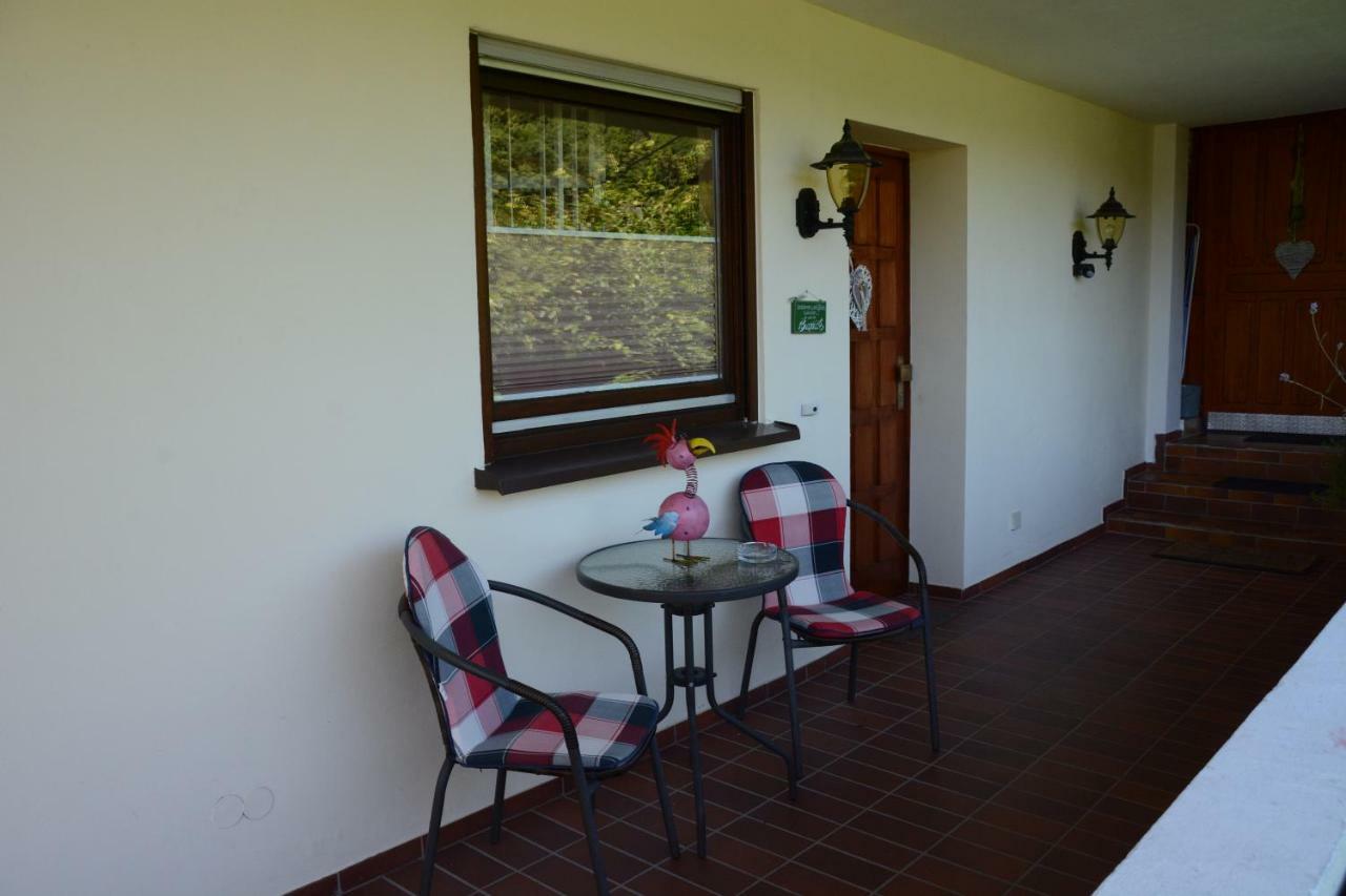 Ferienwohnung Burgblick Bilstein Exterior photo